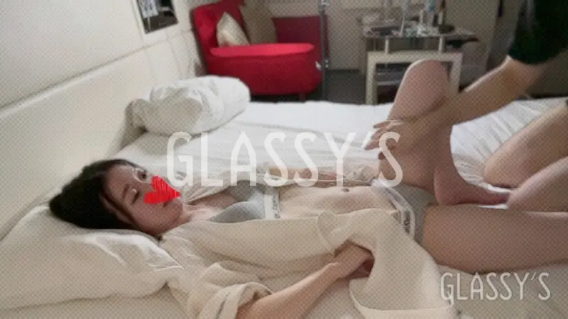 FC2-PPV-4701919 - #25 Incredibly Cute Japanese Slender Beauty with Massive Squirting Raw Sex│GLASSY'S